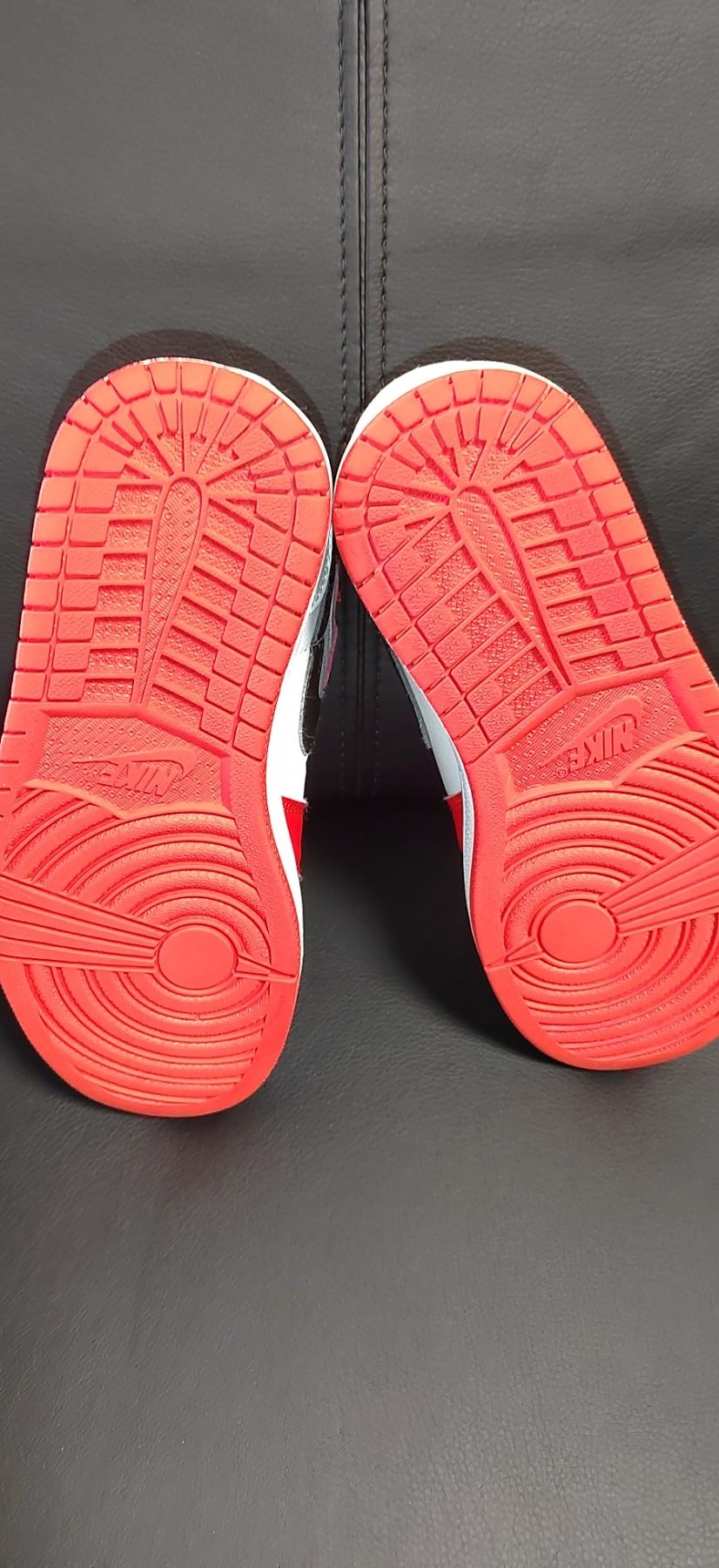 Nike Air Jordan 1 Mid Chicago , номер 37