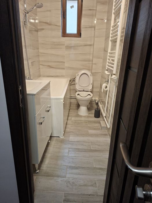 Inchiriez apartament centru