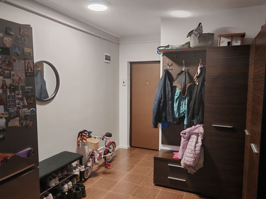 Apartament 3 camere, mobilat, utilat si 2 parcari, zona Terra