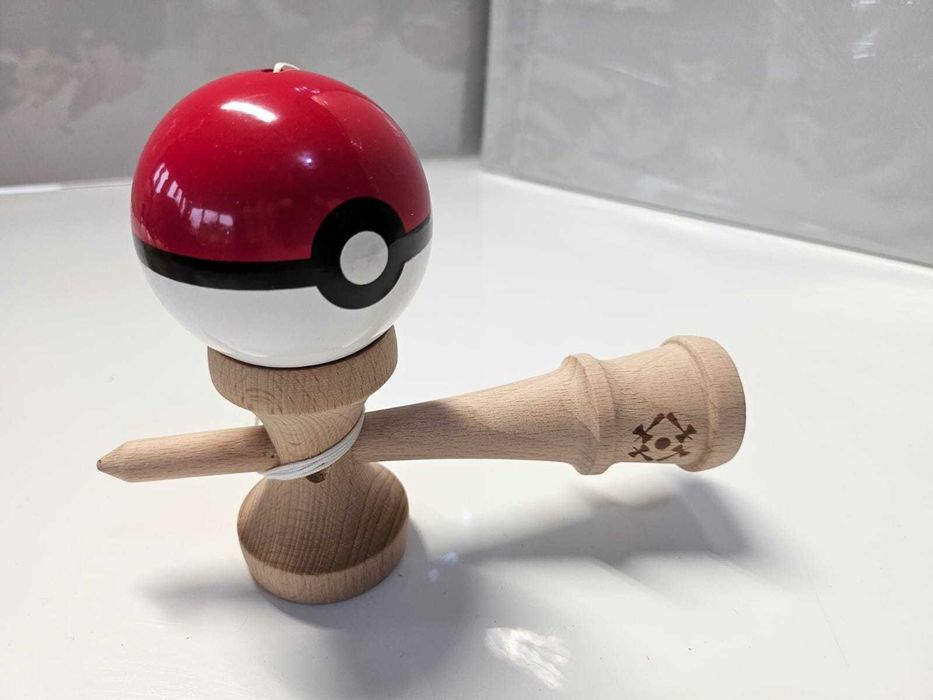 Kendama NOUA USA - bila lucioasa - 18cm