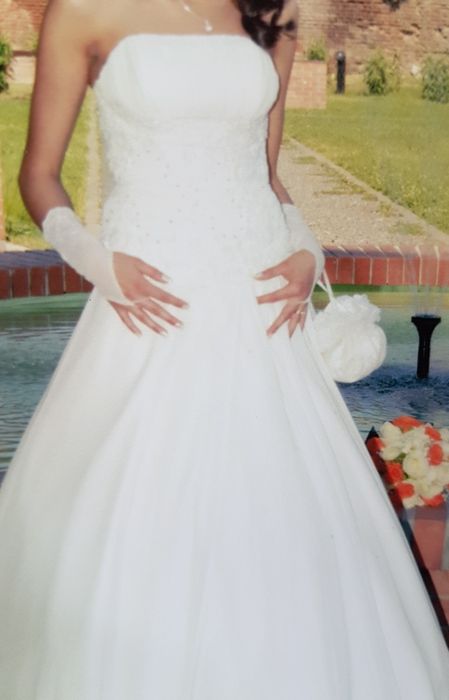 Rochie de mireasa, culoare ivory