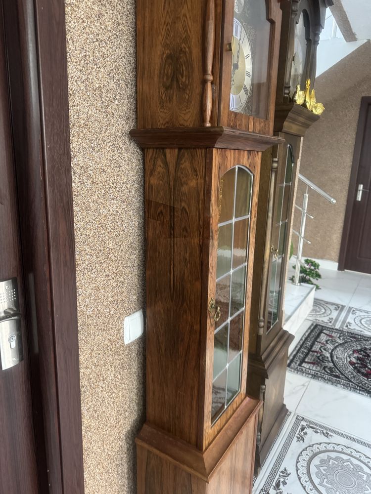 Ceas cu pendul din lemn masiv