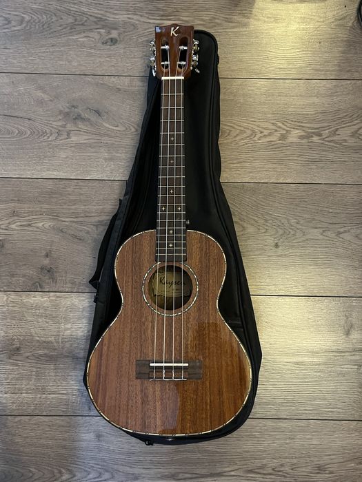 укулеле с чехлом