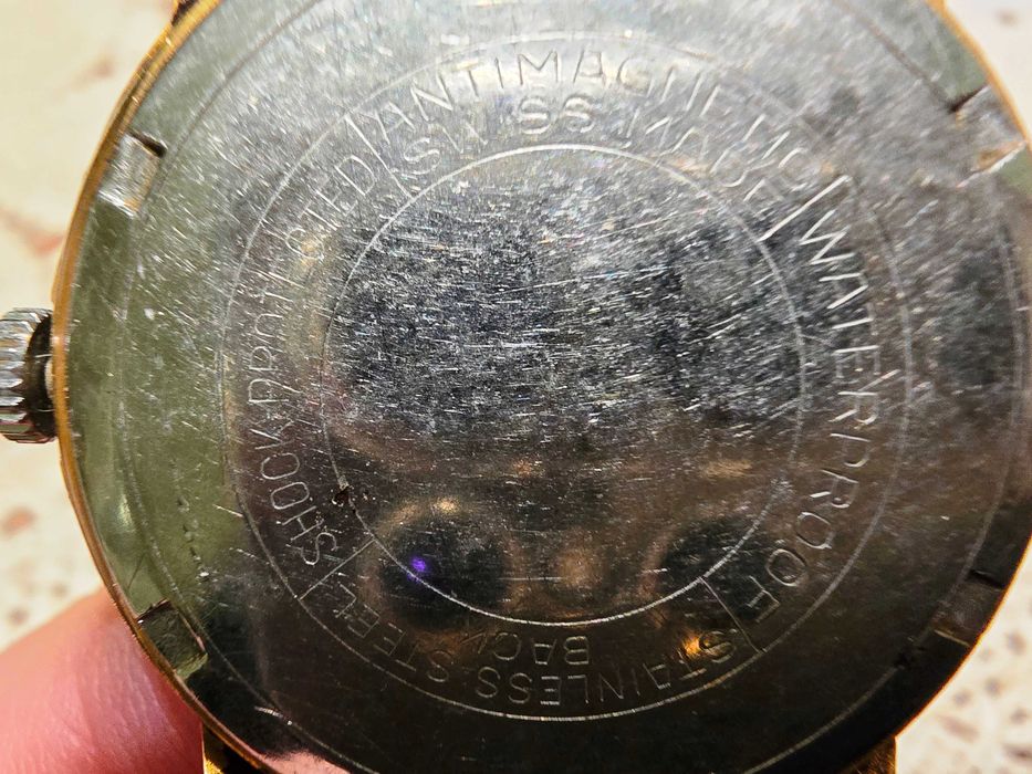 Швейцарски ръчен часовник