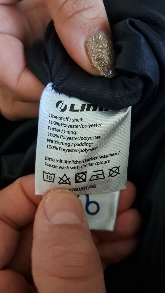 Продавам дамски ски екип