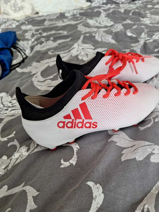 Ghete Adidas fotbal noi