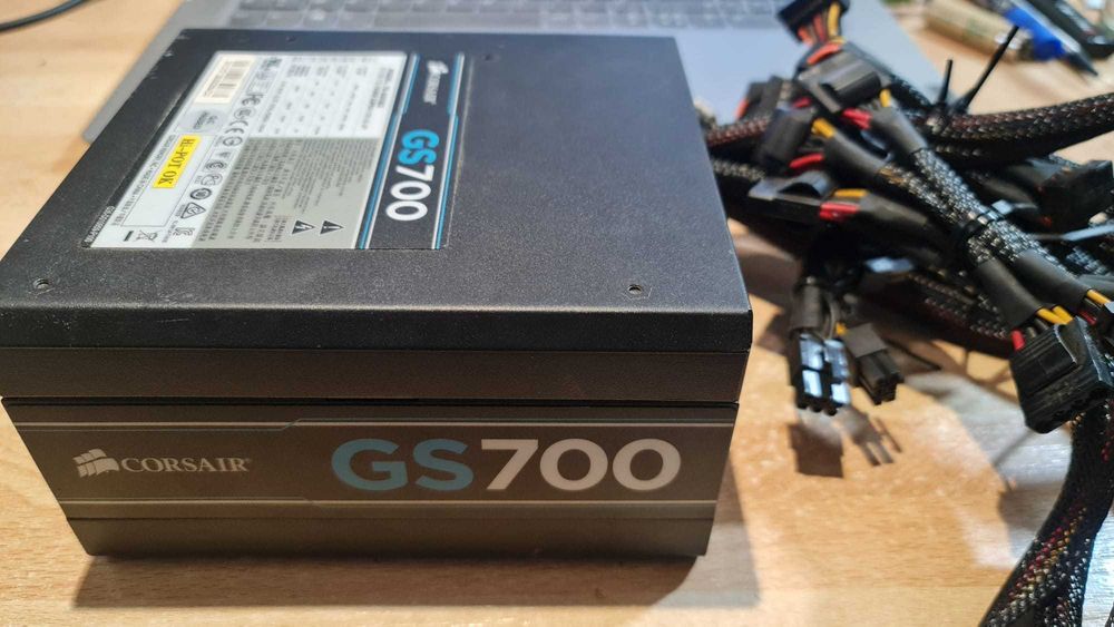 Sursă Corsair GS700