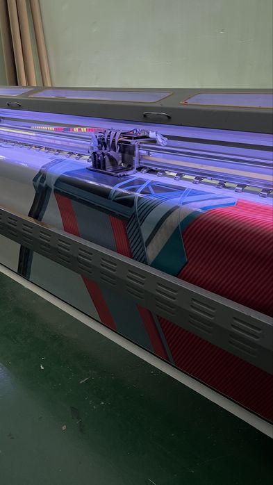 Banner, 3D bo’rtma hariflar, setka,arokil tashqi va ichki reklamalar