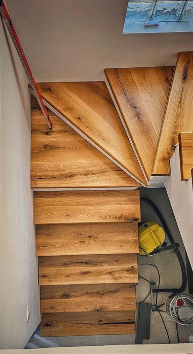 Trepte din lemn de stejar