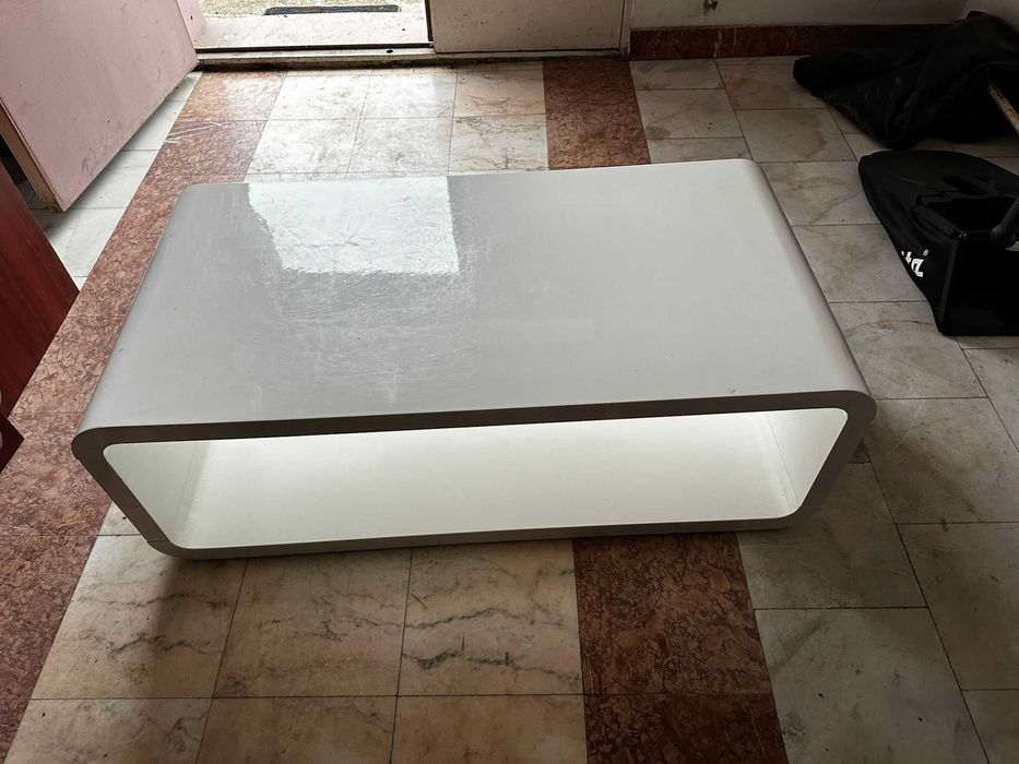 Masuta de cafea fixa, alba