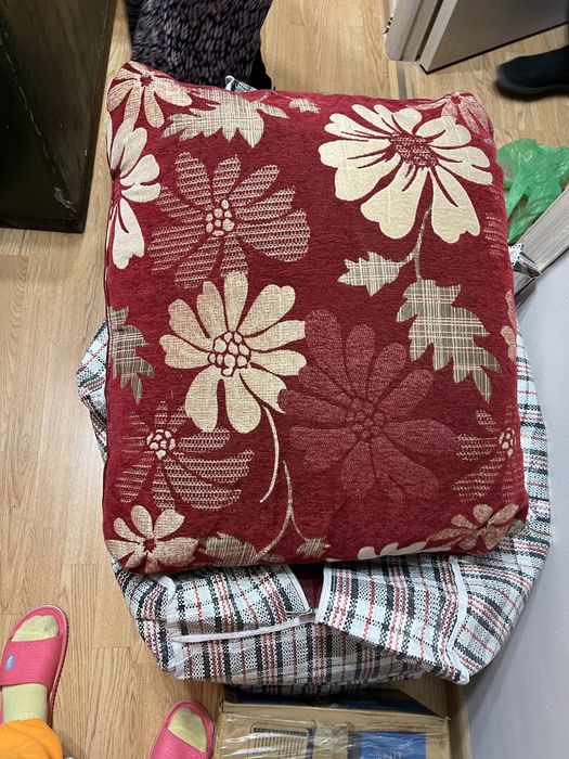 ПРодам подушки для дивана