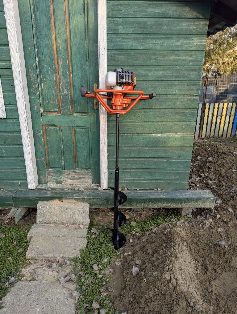 Motoburghiu de pamant de inchiriat 89 lei pe zi