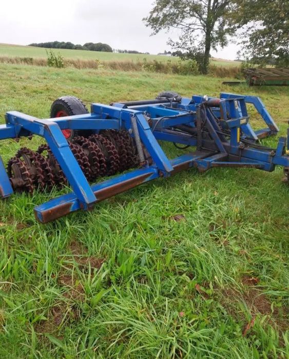 Tavalug 4,5 metri  pe roti