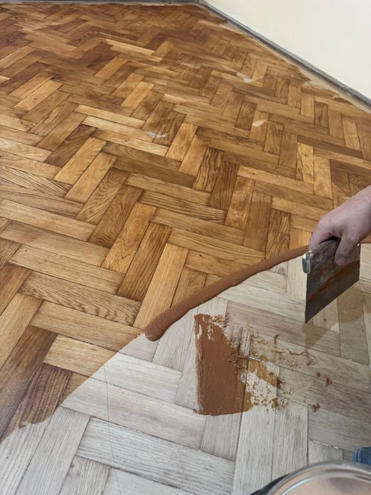 Parchet raschetare dusumea reconditionare scara renovari slefuite