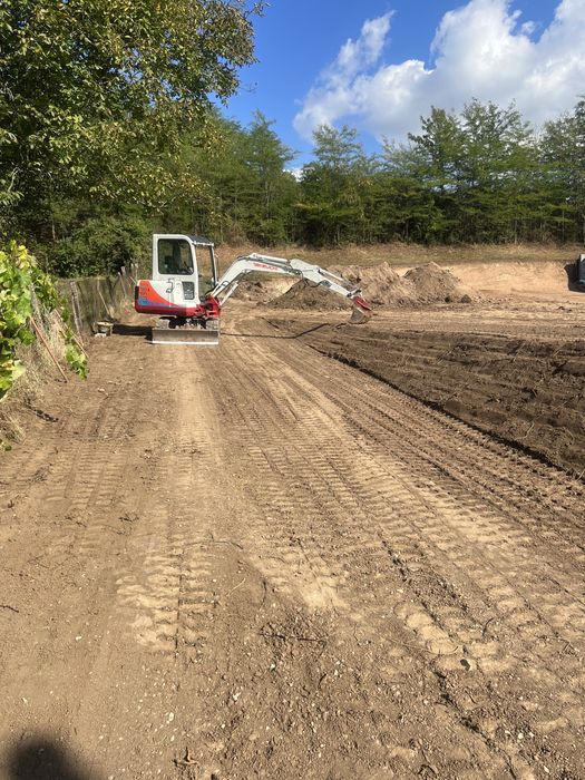 Excavator de închiriat