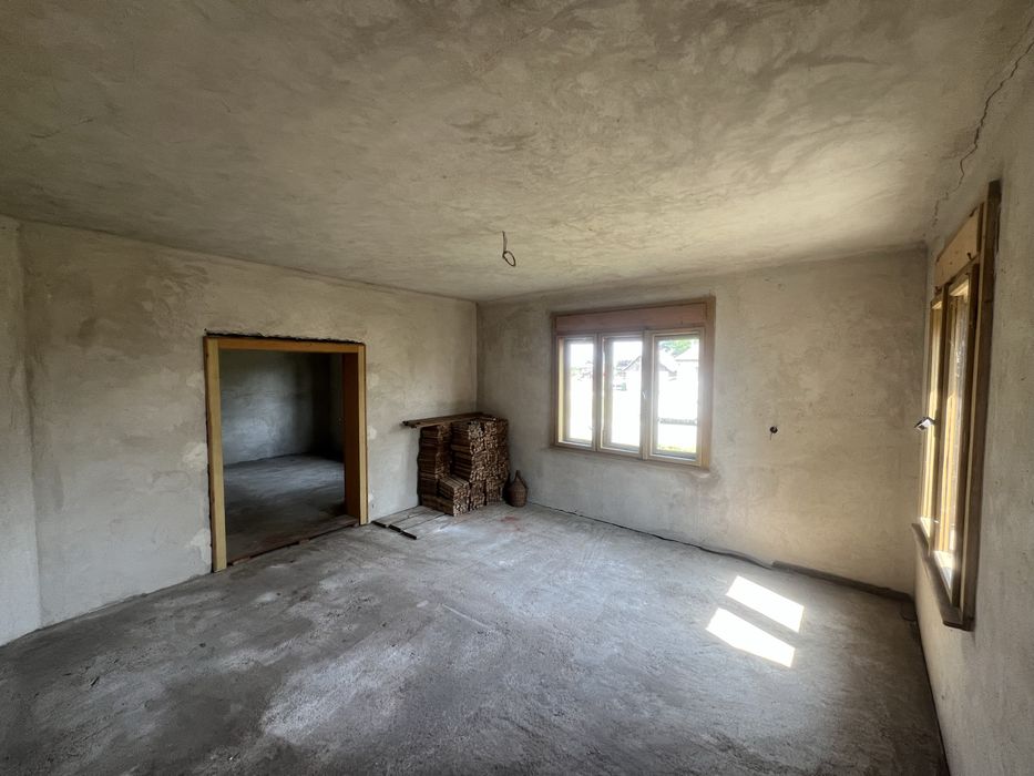 Casa 4 camere Sat Petea