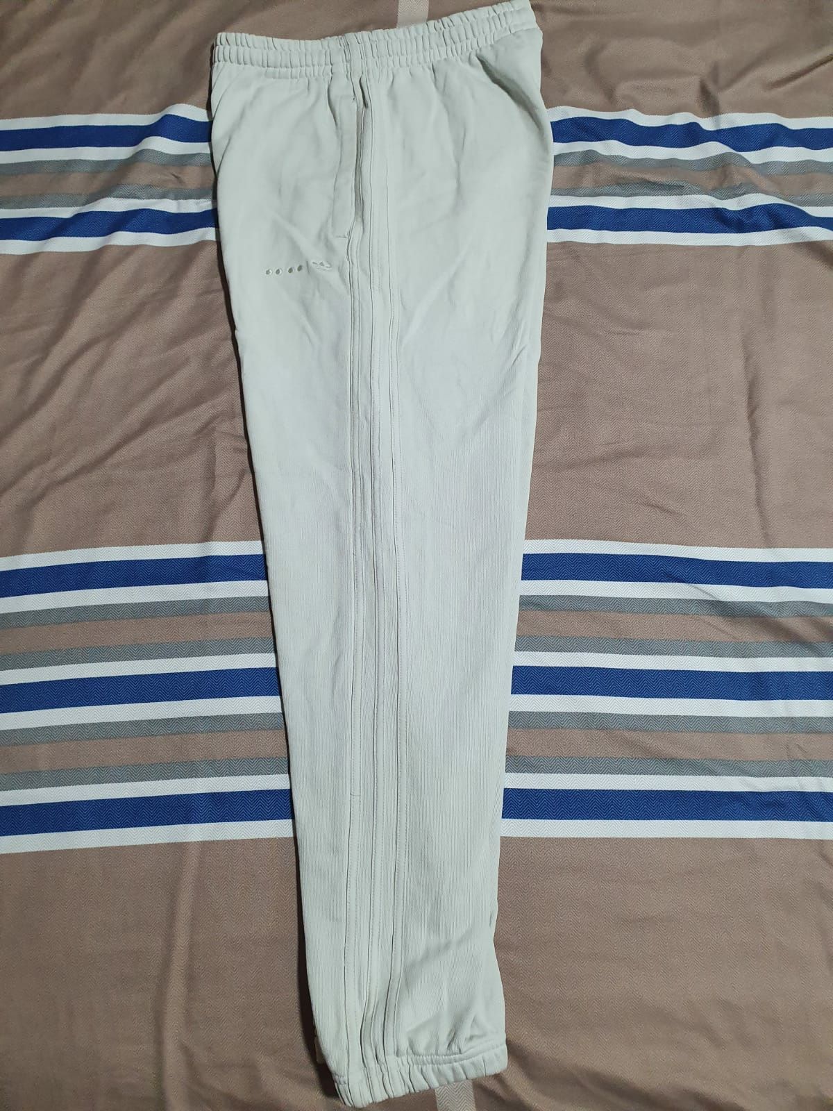 Pantaloni Adidas Originals albi XS 2022