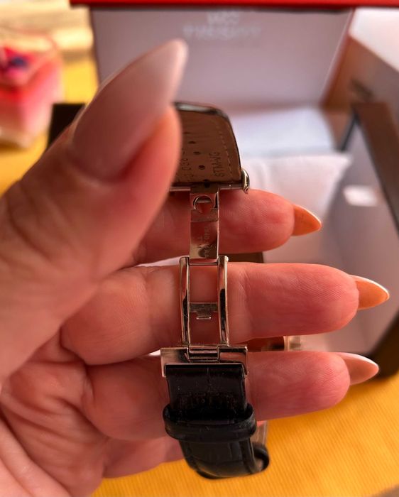 Дамски часовник TISSOT/ТИСОТ T-Classic COUTURIER, стъкло сапфир, черен