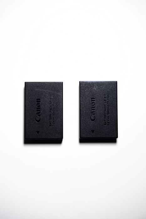 Продавам комплект Canon EOS RP full frame + обективи