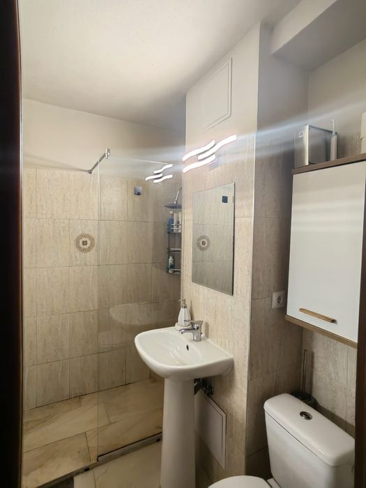 Vând garsonieră în zona Mărăṣti