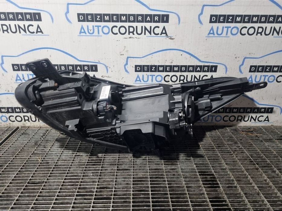 Far Dreapta Kia Sportage IV 2016 - 2018 SUV 4 Usi (1355) Cu lupă R009R040M93