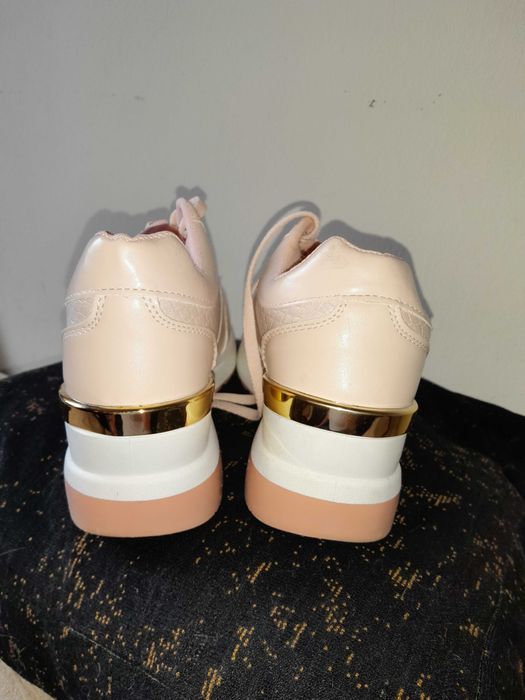 Красиви маратонки