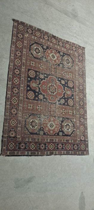 Gilam tuya junidan qilingan 1955 yil 70 yilik gilam