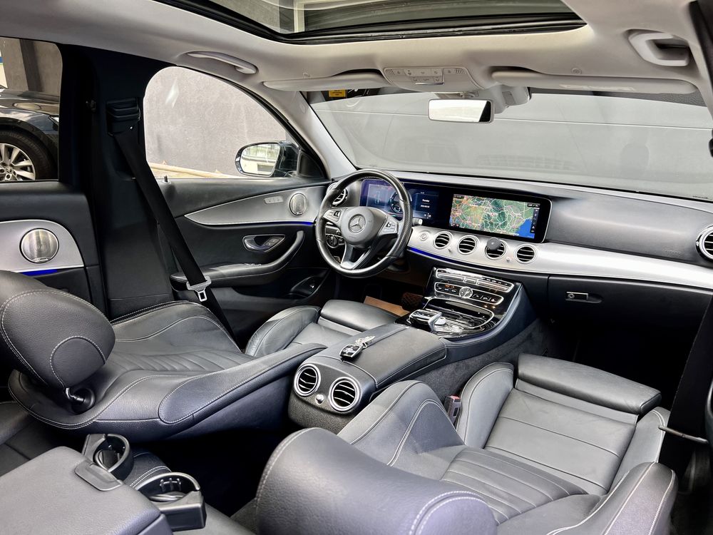 Mercedes E220 d panorama, head up, display ceasuri virtual,camere360,