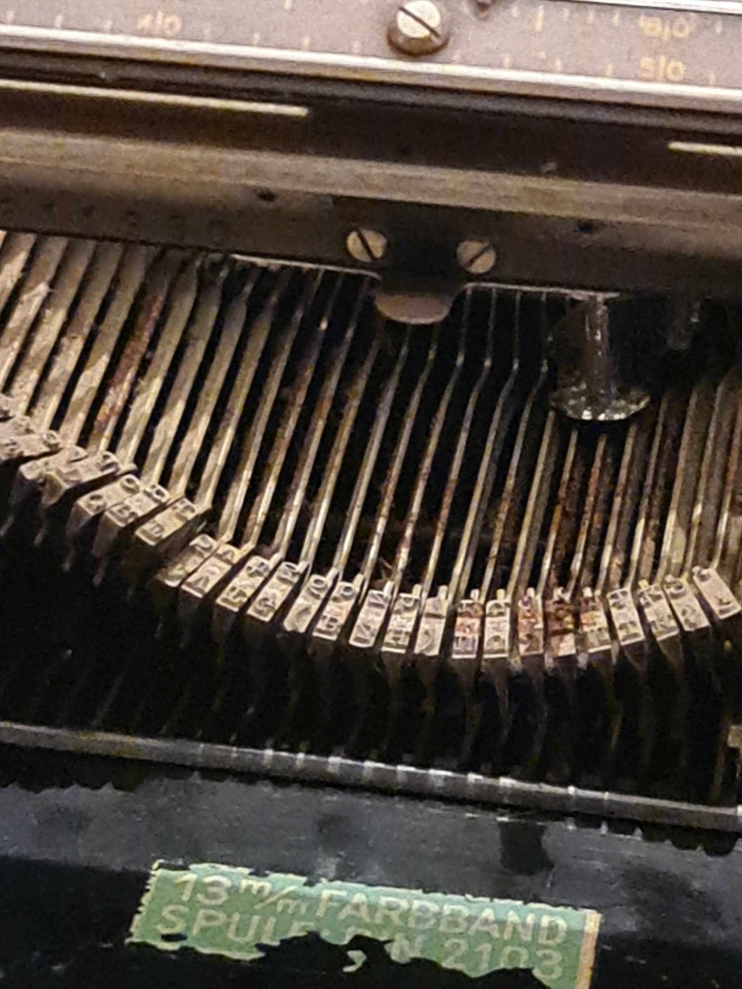 Стара Немска пишеща машина CONTINENTAL
