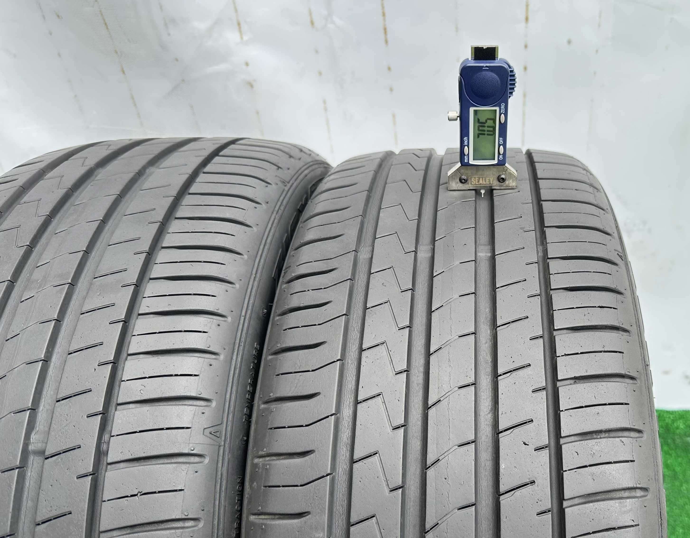 2бр 215/40r17 FALKEN летни