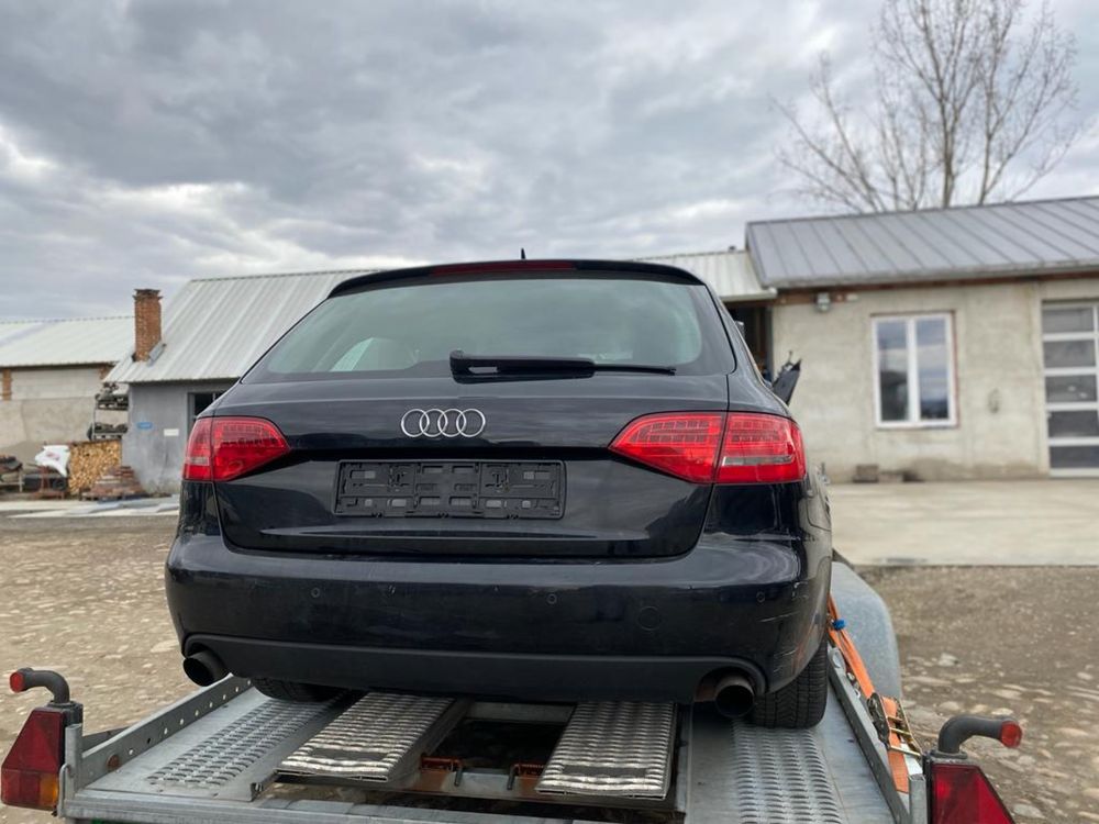 Usa fata stanga dreapta Audi A4 B8 Avant LY9B