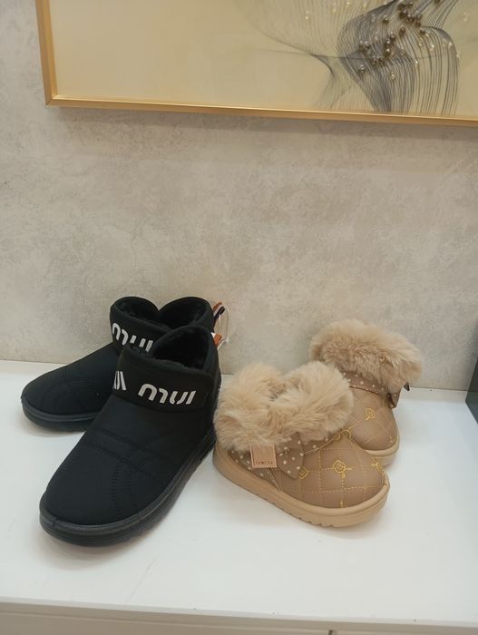 Uggi s mehom  2 cvetov