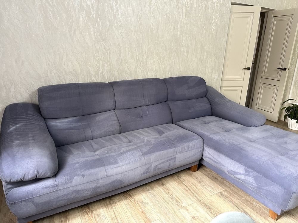 Продам срочно шкаф с диваном