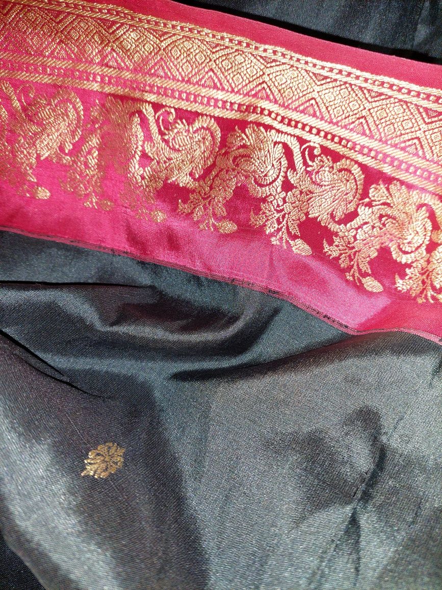 Saree Indian, autentic.