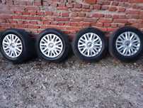 Зимни гуми Dunlop 195/65/15 джанти и тасове