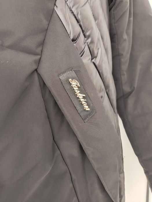 Дълго ,черно ,зимно яке