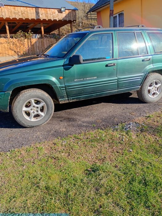 Vând grand cheroke