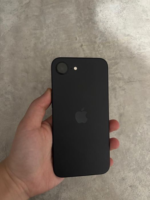 айфон 16е,с гарантией