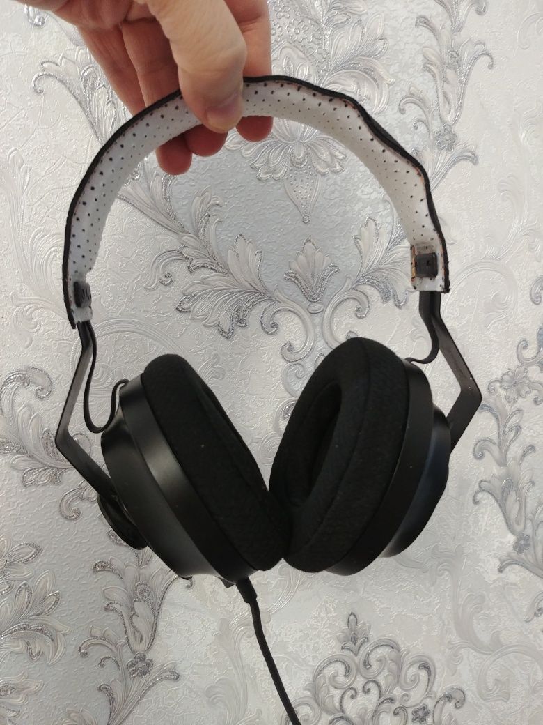 Наушники Cougar phontum
