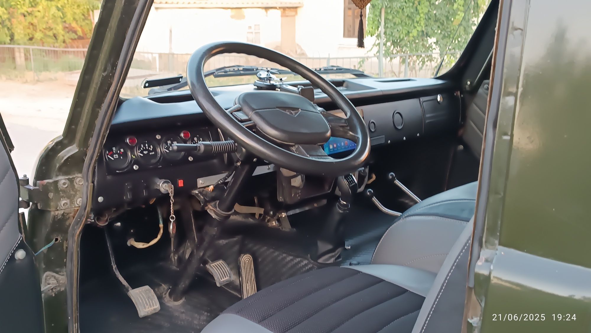 UAZ 3303 сотилади