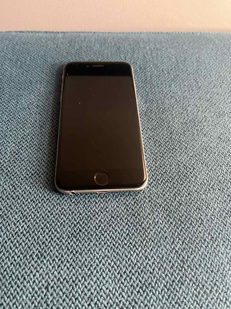 Продавам iphone 6 grey 64 gb