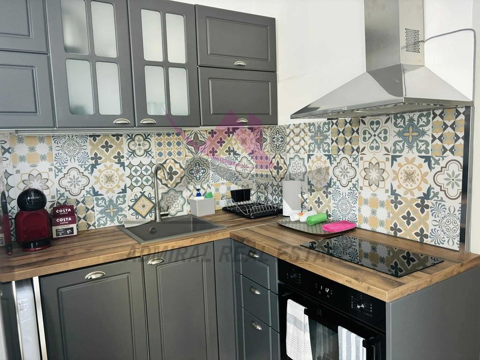 Дава се под наем Тристаен апартамент в Варна, Център - 90 кв.м за 850 € - Снимка #2