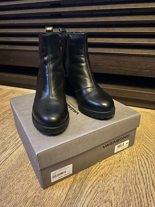 Дамски боти Vagabond естествена кожа с дебел ток черни