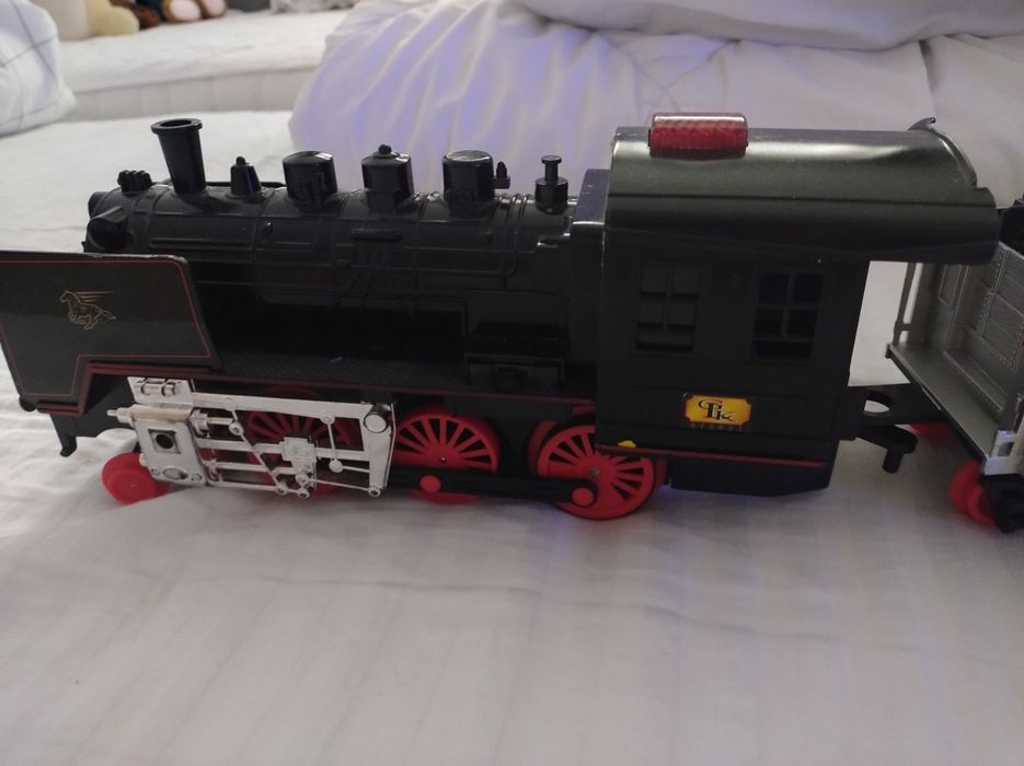 Tren, șine, cu baterii, functional