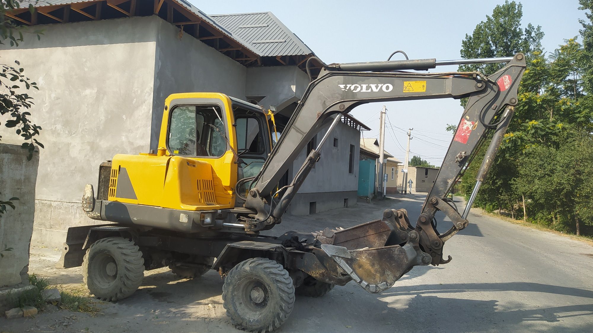 Volvo 55 yili 2004