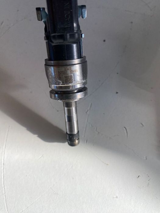 Injectoare 2.0 benzina T6 VOLVO S60 S90 V60 V90 XC40 XC60 XC90 V60CC V90CC 31432778 32140134