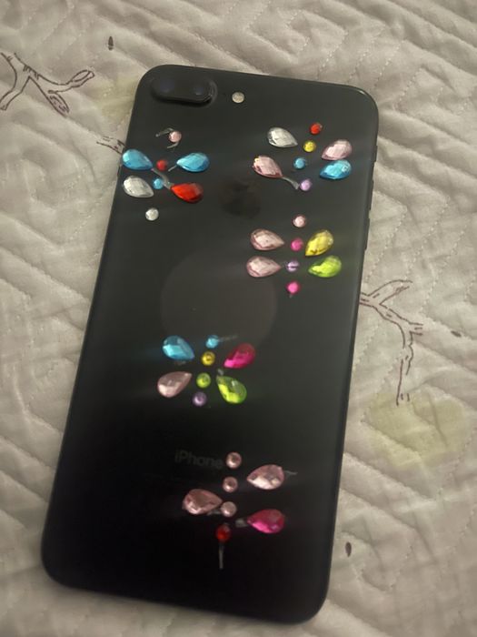 Iphone 7 plus продаю