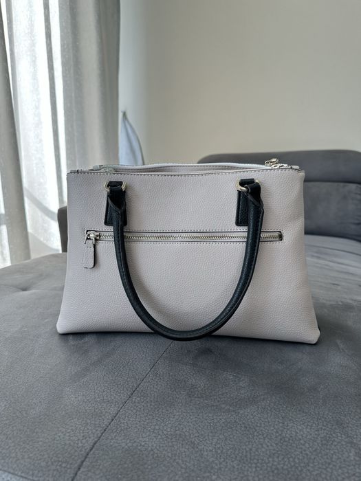 Дамска чанта Guess