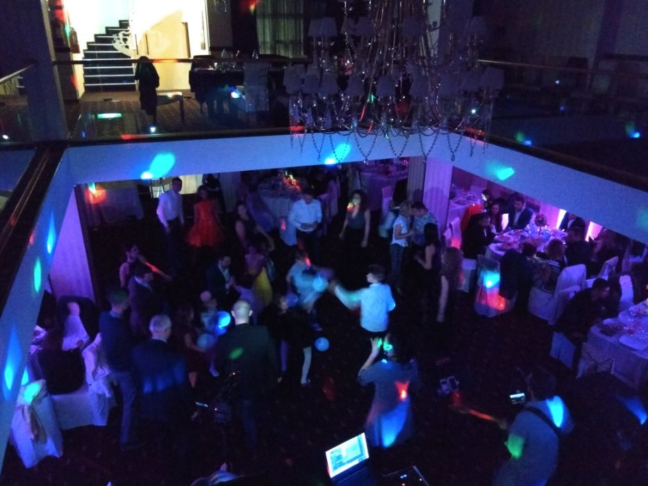 Muzica, sonorizare, lumini - totul intr-un singur loc!