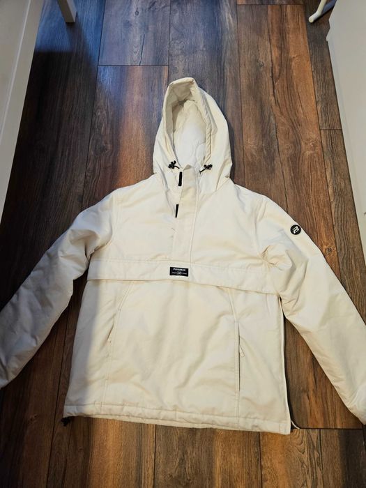 Преходно яке ветровка